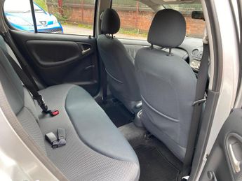 Toyota Yaris 1.3 VVT-i T Spirit 5dr