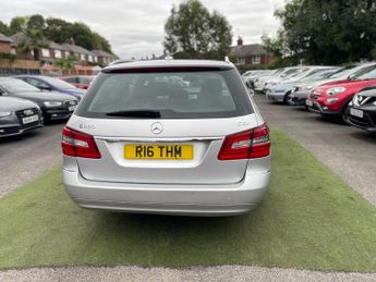 Mercedes-Benz E Class 2.1 E220 CDI BlueEfficiency Avantgarde Tiptronic Euro 5 5dr