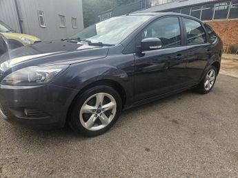 Ford Focus 1.6 Zetec Hatchback 5dr Petrol Manual (161 g/km, 99 bhp)