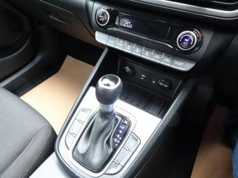 Hyundai KONA 1.6 h-GDi Premium DCT Euro 6 (s/s) 5dr