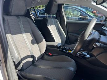 Peugeot E-208 50kWh Allure Premium Auto 5dr