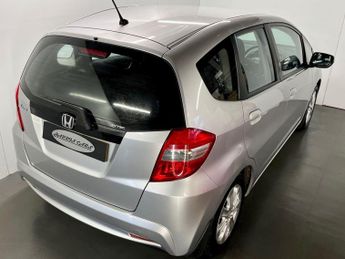 HONDA JAZZ 1.4 i-VTEC ES Hatchback 5dr Petrol CVT Euro 5 (99 ps) 12 MONTHS 