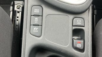 Toyota Yaris 1.5 VVT-h Design E-CVT Euro 6 (s/s) 5dr