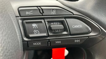 Toyota Yaris 1.5 VVT-h Design E-CVT Euro 6 (s/s) 5dr