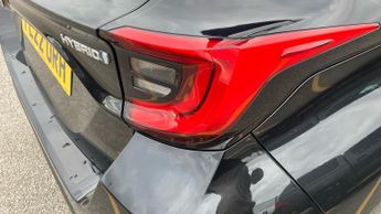 Toyota Yaris 1.5 VVT-h Design E-CVT Euro 6 (s/s) 5dr