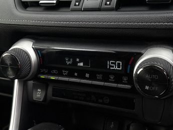Toyota RAV4 2.5 VVT-h Design CVT Euro 6 (s/s) 5dr