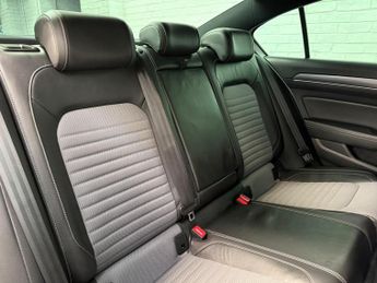 Volkswagen Passat 2.0 BiTDI BlueMotion Tech R-Line DSG 4Motion Euro 6 (s/s) 4dr