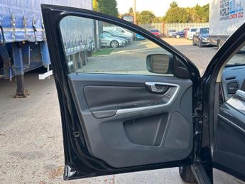 Volvo XC60 3.0 T6 R-Design SUV 5dr Petrol Geartronic AWD Euro 5 (304 ps)