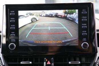 Toyota Corolla 1.8 VVT-h Design Touring Sports CVT Euro 6 (s/s) 5dr