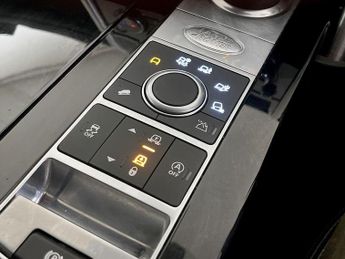 Land Rover Discovery 3.0 SD V6 HSE REAR SEAT CONVERSION 4WD