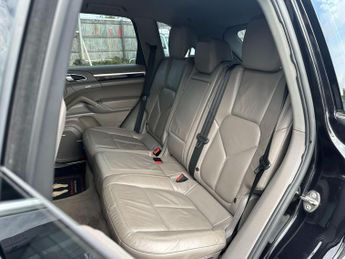 Porsche Cayenne 4.8 S SUV 5dr Petrol TiptronicS 4WD Euro 5 (s/s) (400 ps)