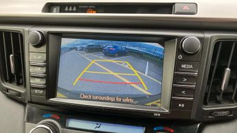 Toyota RAV4 2.5 VVT-h Icon Tech SUV 5dr Petrol Hybrid CVT Euro 6 (s/s) (197