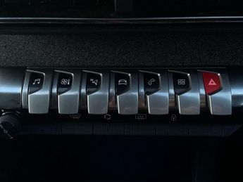 Peugeot 3008 Allure Prem + P-Tech Ss A