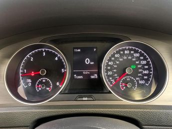 Volkswagen Golf 1.6 TDI BlueMotion Tech SE DSG Euro 5 (s/s) 5dr