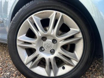 Vauxhall Corsa 1.4i 16v Design 5dr (a/c)