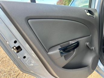 Vauxhall Corsa 1.4i 16v Design 5dr (a/c)