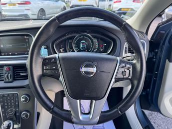 Volvo V40 1.6 T4 SE Hatchback 5dr Petrol Powershift Euro 5 (s/s) (180 ps)