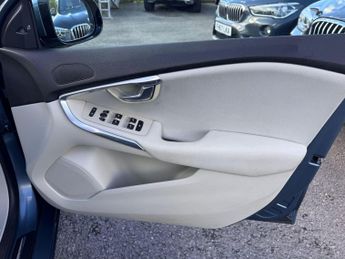 Volvo V40 1.6 T4 SE Hatchback 5dr Petrol Powershift Euro 5 (s/s) (180 ps)