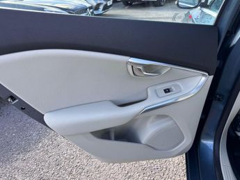 Volvo V40 1.6 T4 SE Hatchback 5dr Petrol Powershift Euro 5 (s/s) (180 ps)