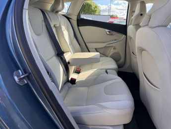 Volvo V40 1.6 T4 SE Hatchback 5dr Petrol Powershift Euro 5 (s/s) (180 ps)