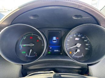 Toyota C-HR 1.8 VVT-h Design SUV 5dr Petrol Hybrid CVT Euro 6 (s/s) (122 ps)