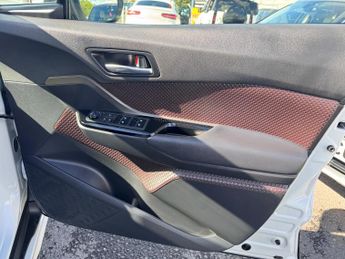 Toyota C-HR 1.8 VVT-h Design SUV 5dr Petrol Hybrid CVT Euro 6 (s/s) (122 ps)