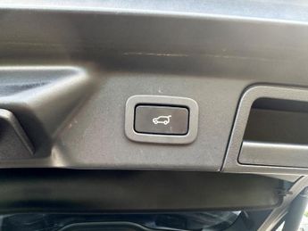 Land Rover Range Rover Velar 2.0 D240 R-Dynamic S Auto 4WD Euro 6 (s/s) 5dr