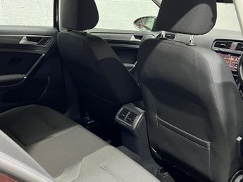 Volkswagen Golf 2.0 TDI SE Nav DSG Euro 6 (s/s) 5dr