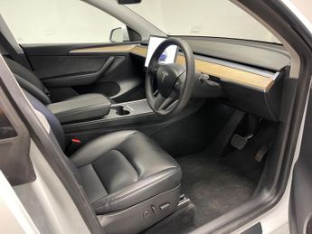 Tesla Model Y (Dual Motor) Long Range Auto 4WDE 5dr