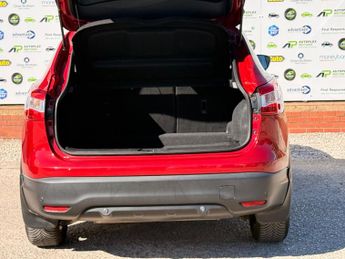 Nissan Qashqai 1.6 dCi N-Connecta XTRON 2WD Euro 6 (s/s) 5dr