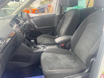 Volkswagen Tiguan 2.0 TSI SEL DSG 4Motion Euro 6 (s/s) 5dr
