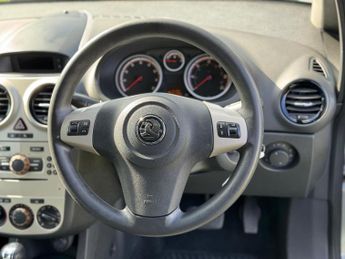 Vauxhall Corsa 1.4i 16v Club 3dr