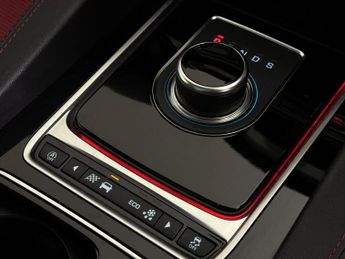 Jaguar F-PACE 2.0 D180 Chequered Flag Auto AWD Euro 6 (s/s) 5dr