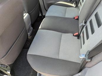 Ford Focus 1.6 Zetec Hatchback 5dr Petrol Automatic (184 g/km, 99 bhp)