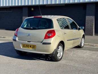 Renault Clio 1.6 VVT Privilege 5dr