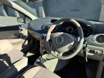 Renault Clio 1.6 VVT Privilege 5dr