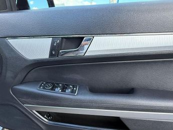 Mercedes-Benz E Class 2.1 E220 CDI BlueEfficiency Sport Cabriolet G-Tronic+ Euro 5 (s/