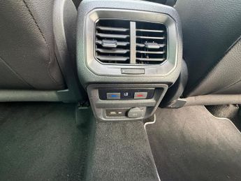 Volkswagen Tiguan 2.0 TDI R-Line DSG Euro 6 (s/s) 5dr
