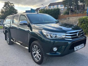 Toyota Hilux 2.4 D-4D Invincible Auto 4WD Euro 6 4dr (TSS, 3.5t)