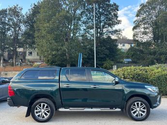 Toyota Hilux 2.4 D-4D Invincible Auto 4WD Euro 6 4dr (TSS, 3.5t)