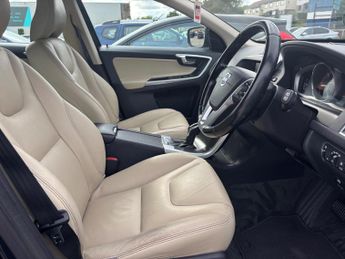 Volvo XC60 2.4 D5 SE Lux Nav Geartronic AWD Euro 5 5dr