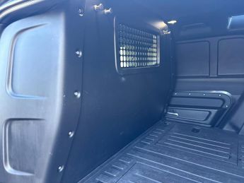 Land Rover Defender 110 3.0 D250 MHEV SE Hard Top SUV Auto 4WD MWB Euro 6 (s/s) 5dr