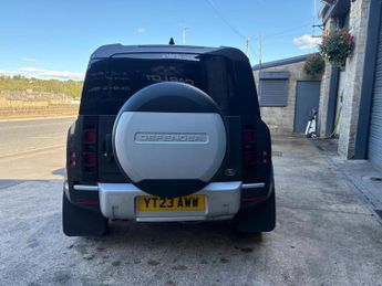Land Rover Defender 110 3.0 D250 MHEV SE Hard Top SUV Auto 4WD MWB Euro 6 (s/s) 5dr