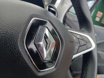 Renault Zoe R110 EV50 52kWh Iconic Auto 5dr (Rapid Charge)