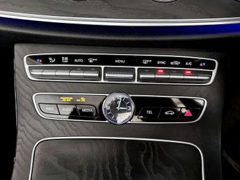 Mercedes-Benz E Class 2.0 E220d AMG Line (Premium Plus) Cabriolet G-Tronic+ Euro 6 (s/