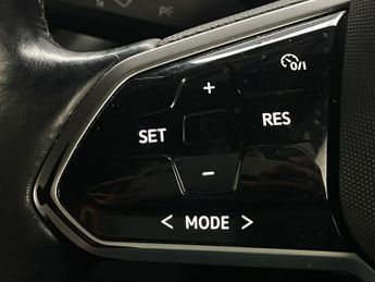 Volkswagen ID.4 Pro Performance 77kWh Life Auto 5dr