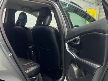 Volvo V40 Cross Country 2.0 D4 Lux Nav Geartronic Euro 6 (s/s) 5dr