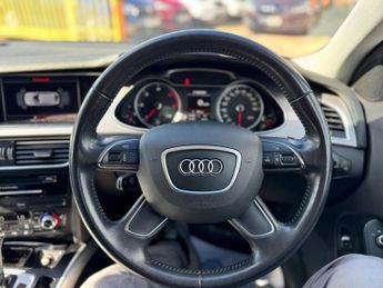 Audi A4 Avant 2.0 TDI SE Technik S Tronic quattro Euro 5 (s/s) 5dr