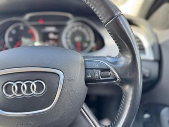 Audi A4 Avant 2.0 TDI SE Technik S Tronic quattro Euro 5 (s/s) 5dr