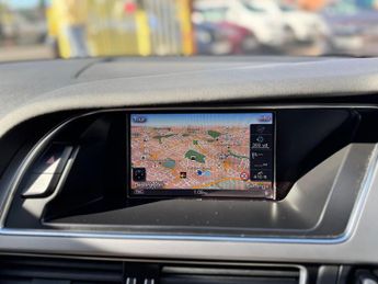 Audi A4 Avant 2.0 TDI SE Technik S Tronic quattro Euro 5 (s/s) 5dr